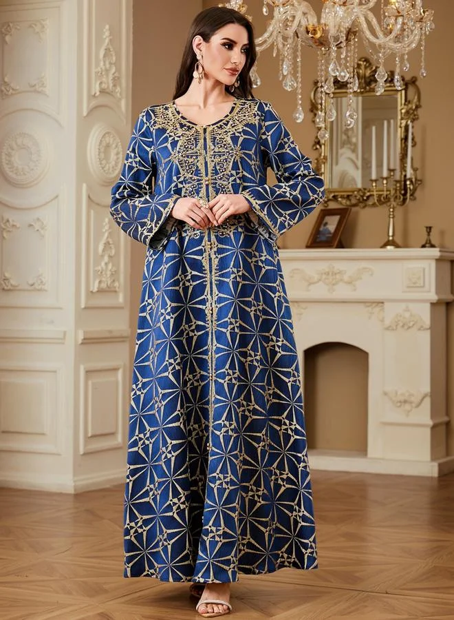 تايك تو جلابية بحافة واسعة مطرزة طويلة وقماش بارز الملمس